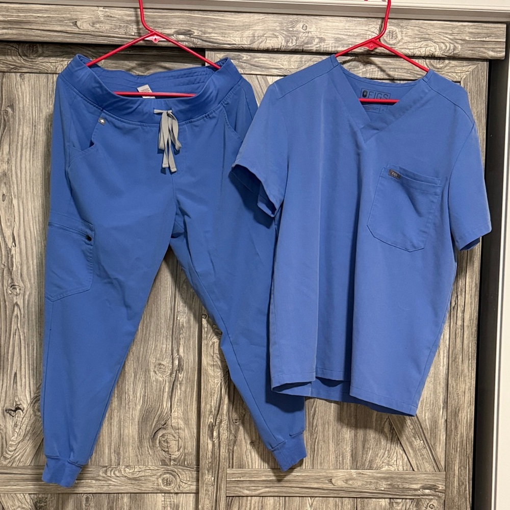Figs Blue V-Neck Scrub Top and Jogger Pant Set. Size medium petite.